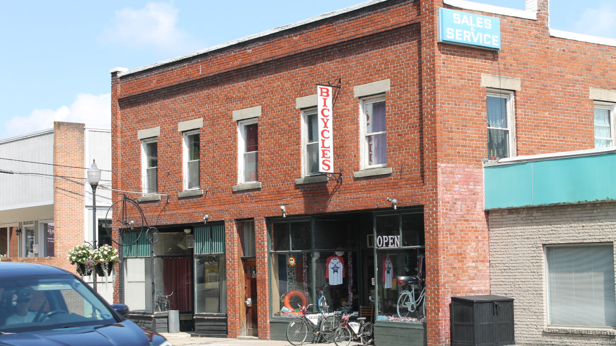 Photo of a small business in a small town, Hund's Bicycle and Outdoor Store in Radford, VA
